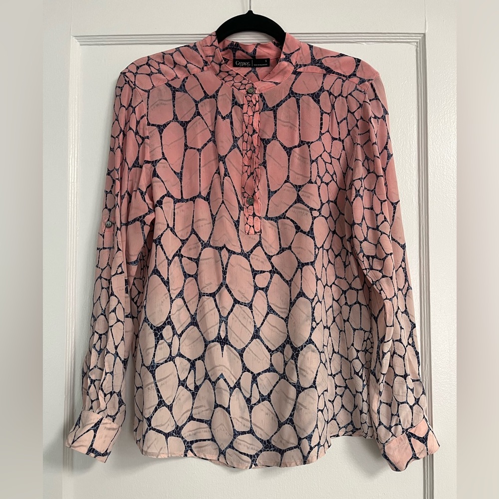 Gypsy05 silk 3/4 button shirt pink blue reptile animal print small